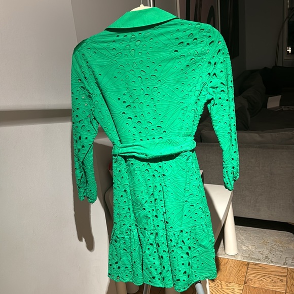 GREEN ZARA LIKE NEW COLLAR LACE DRESS WITH LONG SLEEVES & BUTTONS & BELT SIZE XS - Picture 3 of 4